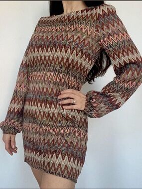 Forever 21 Zigzag Chevron Long Sleeve Mini Dress in Wine, Cream & Pink